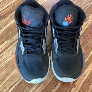 Nike Kyrie Infinity  - Fire and Ice Basketball Sneakers Black -  Youth Size 4.5